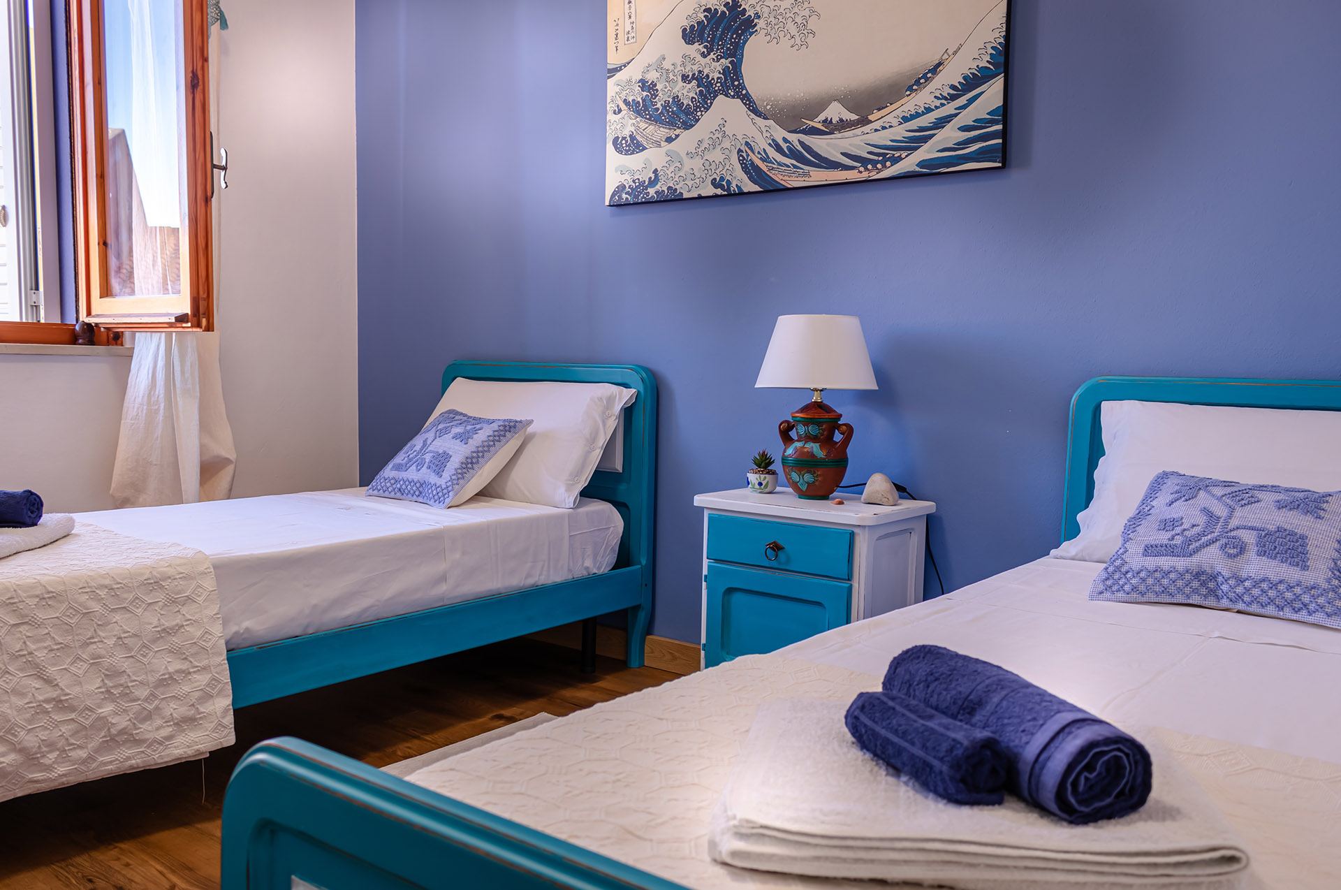 Lihele — Camera twin