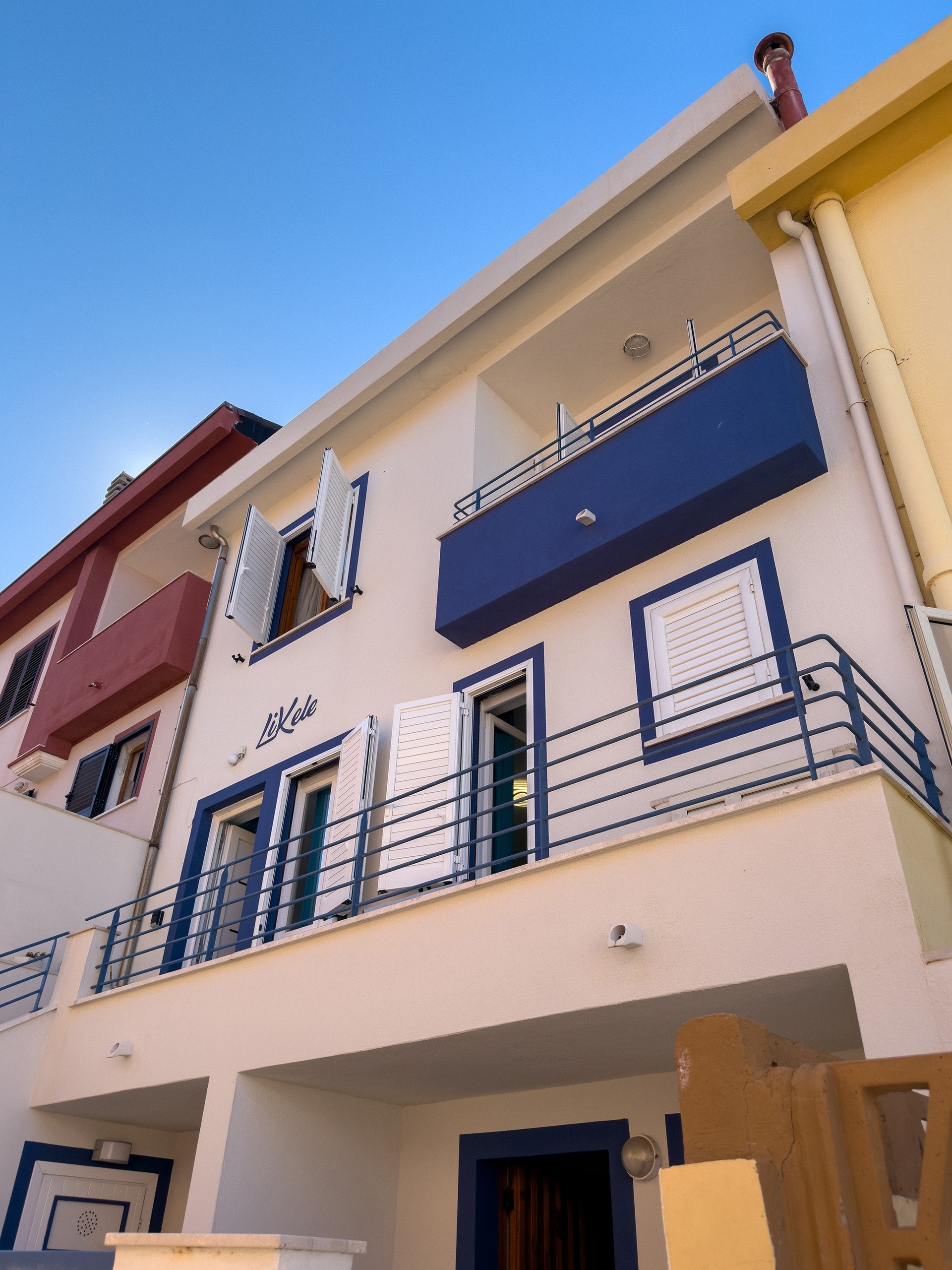 Likele — Facciata
